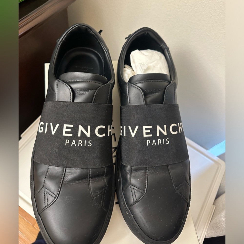 Givenchy Men’s Black Urban Street Sneaker size 44 genuine leather